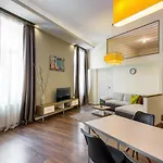 Spacious & Stylish In Downtown