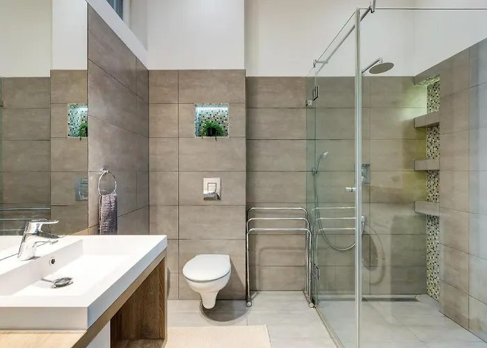 Spacious & Stylish In Downtown Apartament