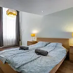 Spacious & Stylish In Downtown