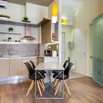 דירה Spacious & Stylish In Downtown בודפשט