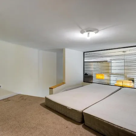 Апартаменты Spacious & Stylish In Downtown *