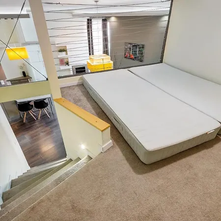 Spacious & Stylish In Downtown * 布达佩斯