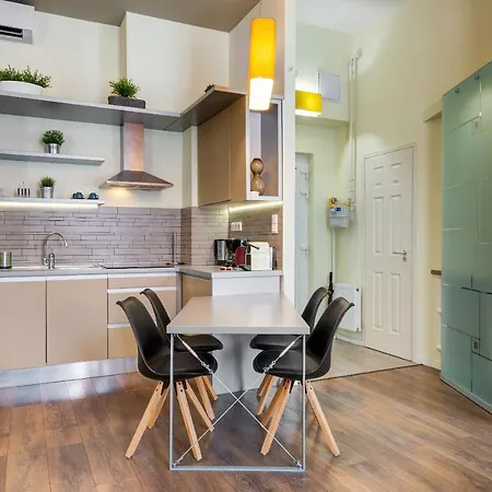 Апартаменты Spacious & Stylish In Downtown Будапешт