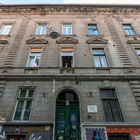 Spacious & Stylish In Downtown Lejlighed