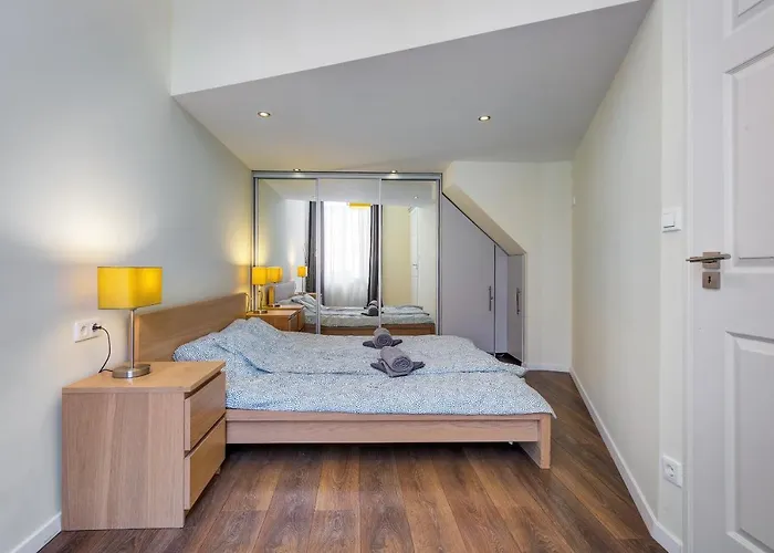 Spacious & Stylish In Downtown Апартаменты *