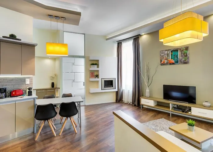 Апартаменты Spacious & Stylish In Downtown