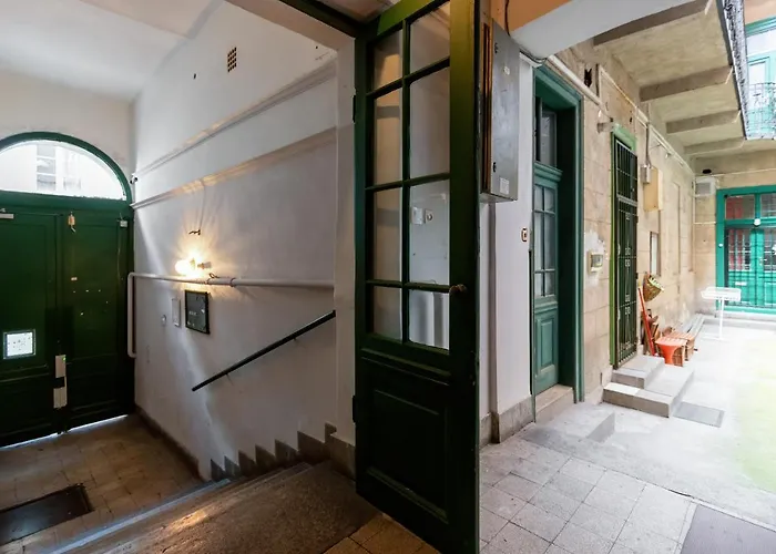 Spacious & Stylish In Downtown Lejlighed *