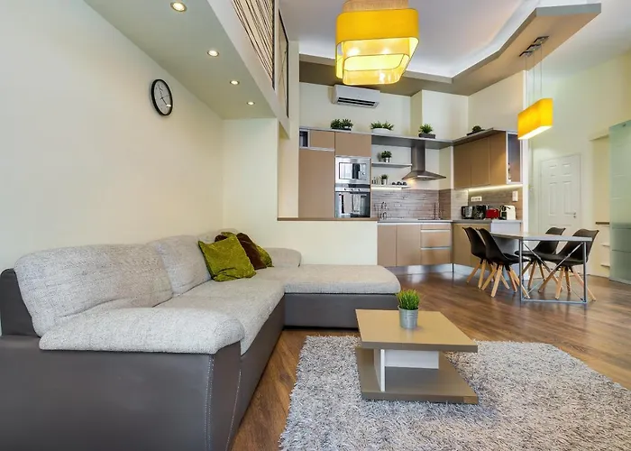 Lejlighed Spacious & Stylish In Downtown *