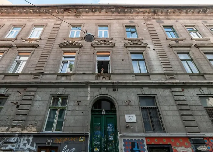 Spacious & Stylish In Downtown Lejlighed