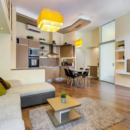 Spacious & Stylish In Downtown شقة