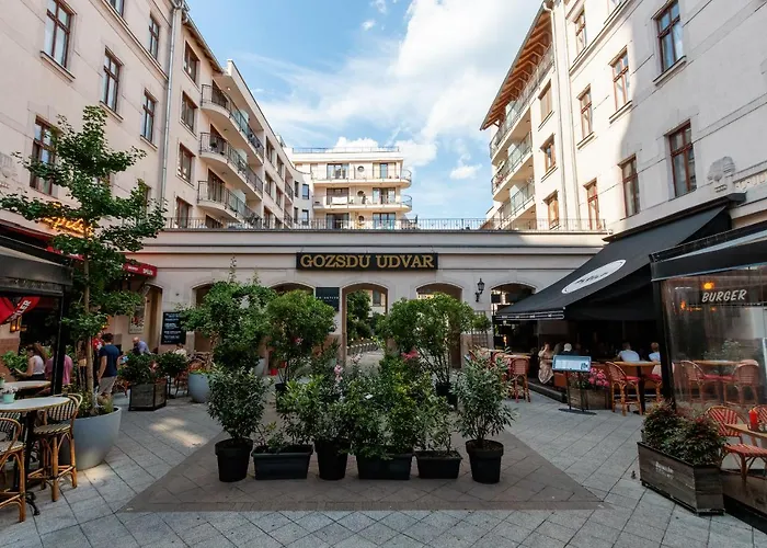 Spacious & Stylish In Downtown Budapeşte